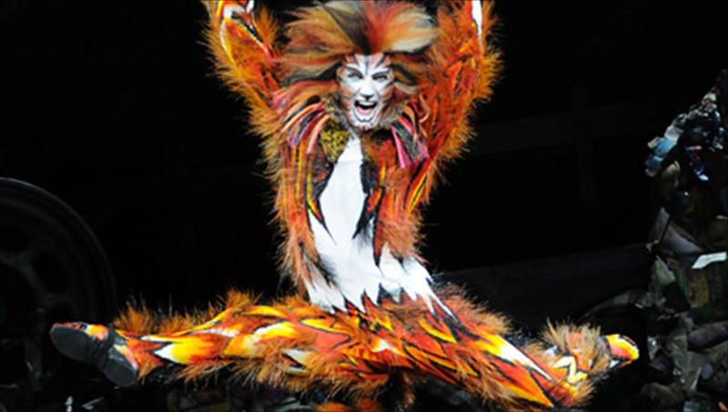 theatro-badminton-strofi-sto-miouzikal