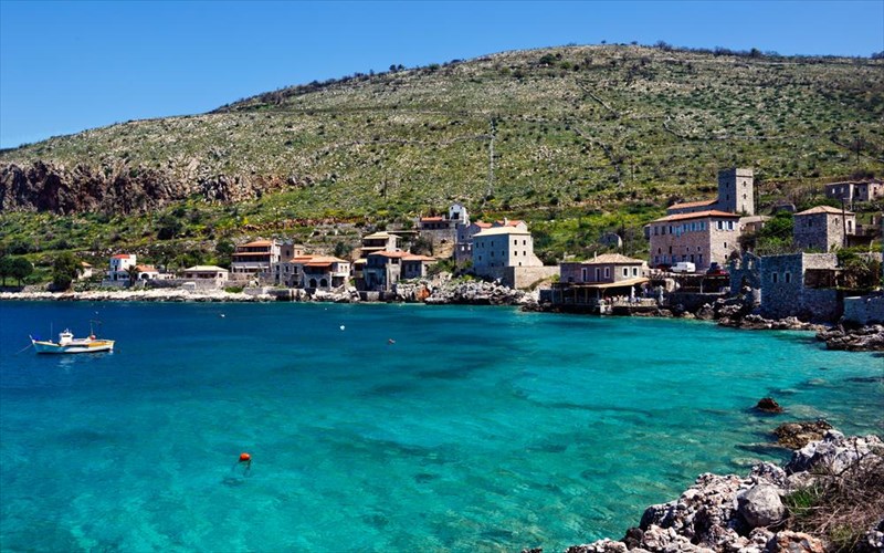 o-guros-tis-peloponnisou-se-liges-meres