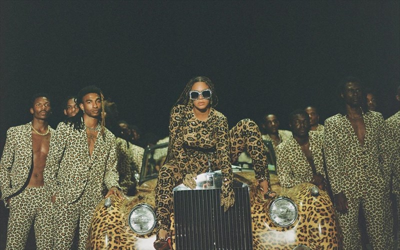 black-is-king-neo-visual-almpoum-apo-tin-beyonce