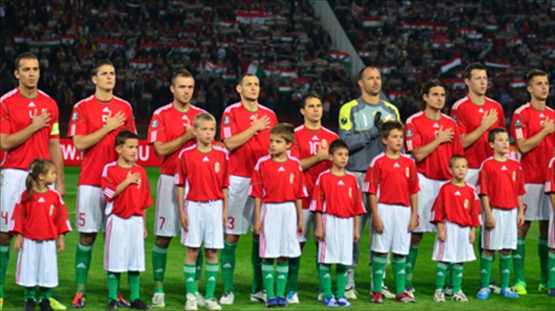 10-pragmata-pou-isos-de-gnorizate-gia-10-ethnikous-umnous