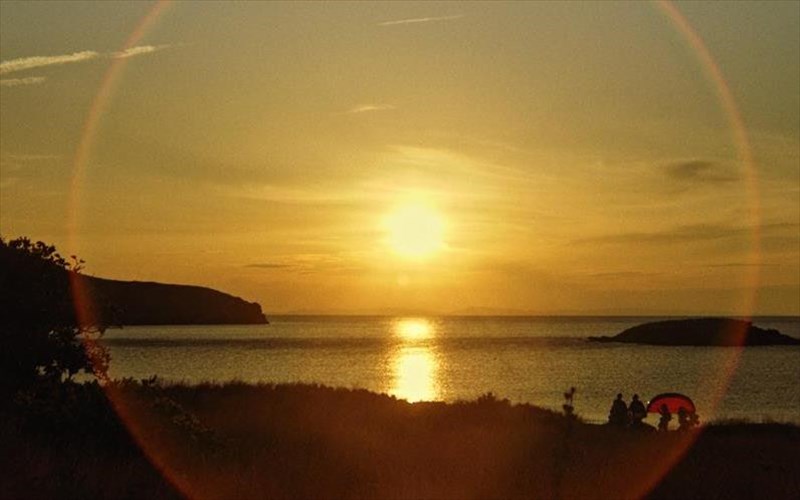 oi-upotrofoi-tou-idrumatos-onasi-mas-pane-kinimatografo-sto-psifiako-kanali-tou