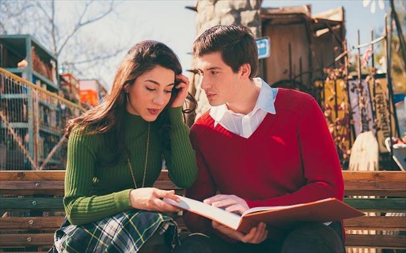 seks-leksikon-i-epistimi-tou-erota-gia-liges-parastaseis-sto-therino-lampeti-epistimi-tou-erota-gia-liges-parastaseis-sto-therino-lampeti