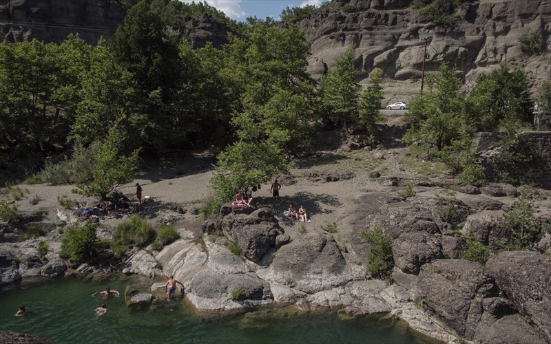 pame-gia-mpanio-ston-potamo-benetiko