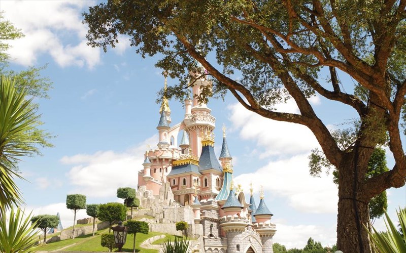 i-disneyland-paris-etoimazetai-gia-epanaleitourgia
