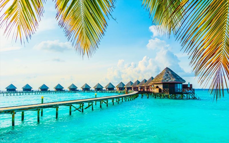 oi-maldibes-epistrefoun