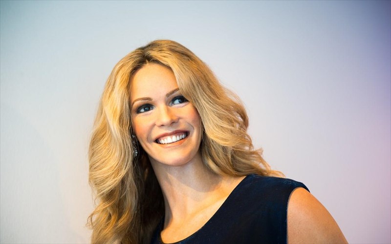 giati-i-elle-macpherson-einai-pio-eutuxismeni-kai-pio-ugiis-sta-56-apo-oti-sta-30-elle-macpherson-einai-pio-eutuxismeni-kai-pio-ugiis-sta-56-apo-oti-sta-30