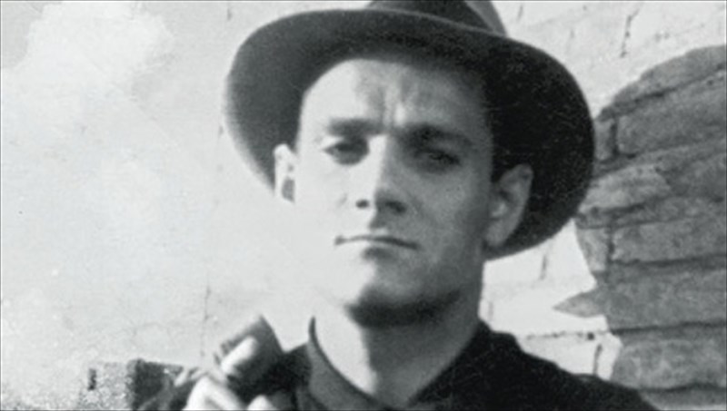 almperto-morabia-otan-i-filia-dilitiriazetai-apo-tin-politiki-filia-dilitiriazetai-apo-tin-politiki