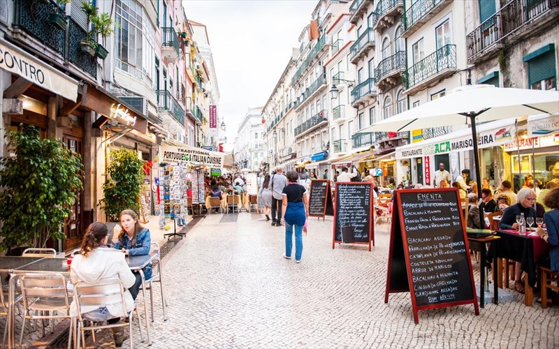 portogalia-parateinontai-oi-periorismoi-logo-koronoiou-stin-perifereia-tis-lisabonas