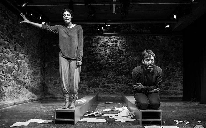 ofis-kai-krino-me-ton-xristo-thano-kai-tin-iro-mpezou