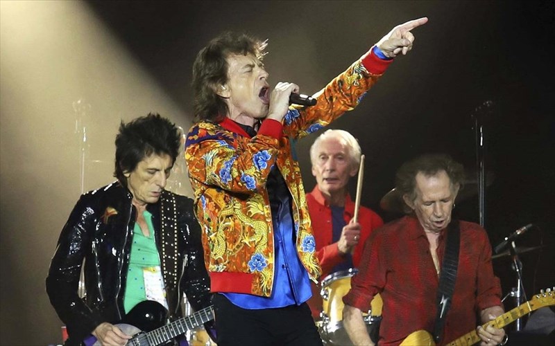 kukloforise-anekdoti-sunergasia-rolling-stones-kai-Jimmy-page-apo-to-1974