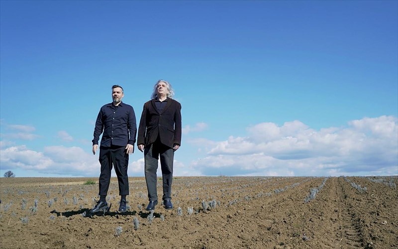 lukoi-sti-xora-ton-thaumaton-oi-giannis-aggelakas-kai-nikos-beliotis-sto-irodeio