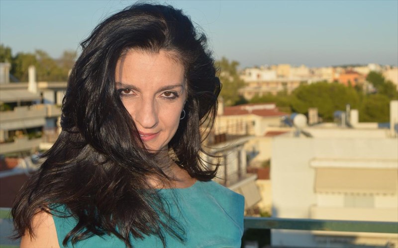 ebelina-arapidi-ti-menei-otan-ta-xanoume-ola