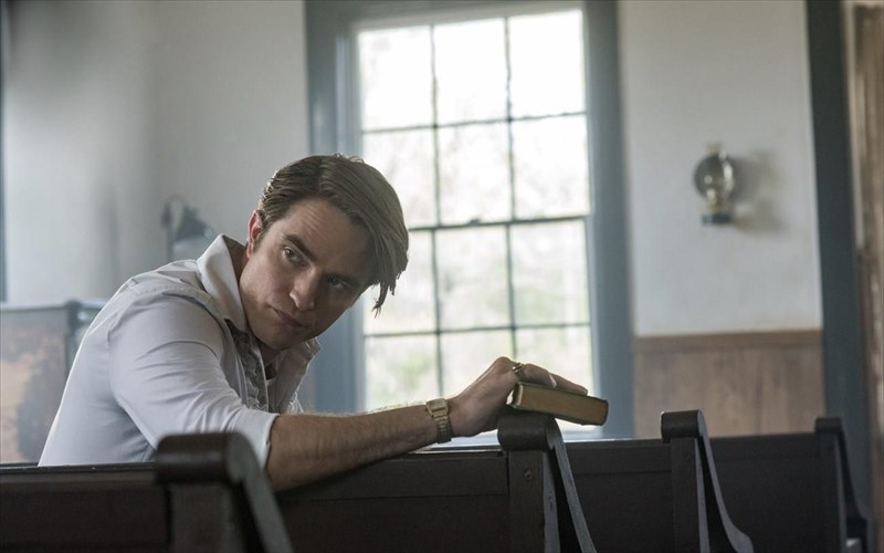 proto-treiler-gia-to-the-devil-all-the-time-me-robert-pattinson-kai-tom-holland