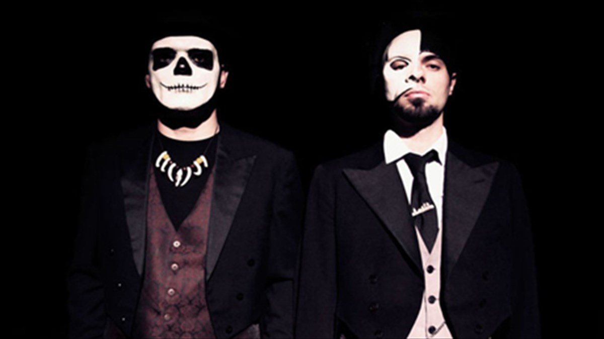 oi-opera-chaotique-me-neo-show-sto-faust