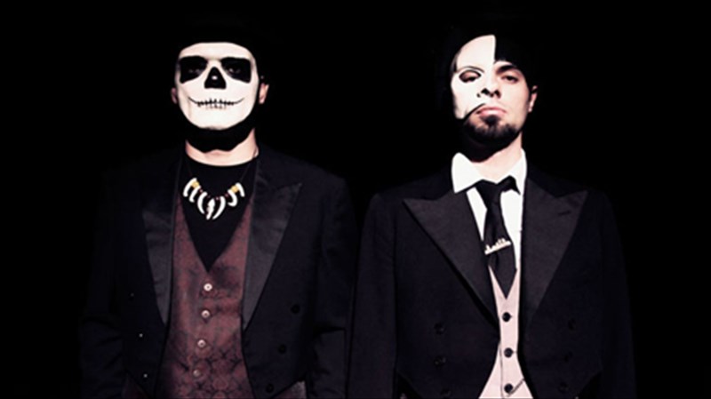 oi-opera-chaotique-me-neo-show-sto-faust