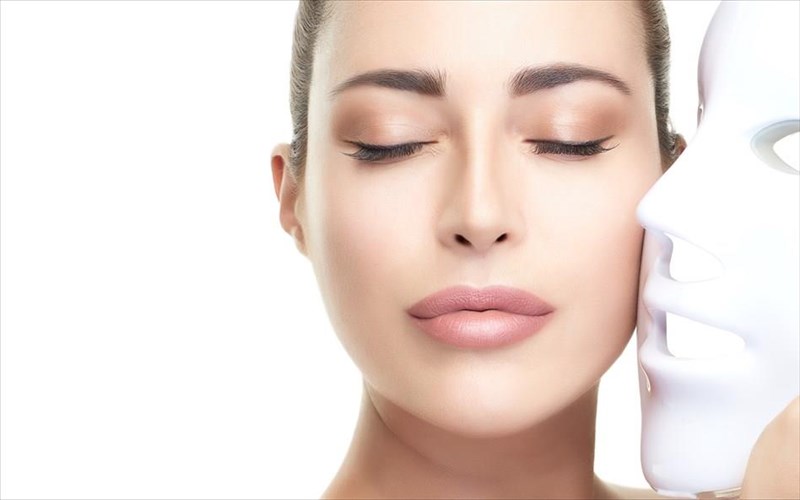 tha-aksize-na-ependusete-se-mia-maska-omorfias-led