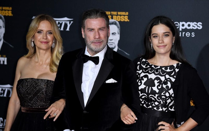 o-John-travolta-kai-i-kori-tou-xorepsan-gia-tin-kelly-preston-kori-tou-xorepsan-gia-tin-kelly-preston