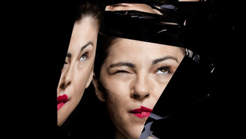 aleksia-kaltsiki-apo-tin-thalpori-tou-psematos-stin-erimia-tis-alitheias