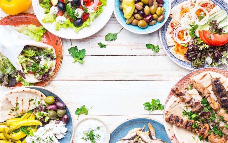 pame-gia-mezedakia-se-pente-omorfa-meri-tis-athinas