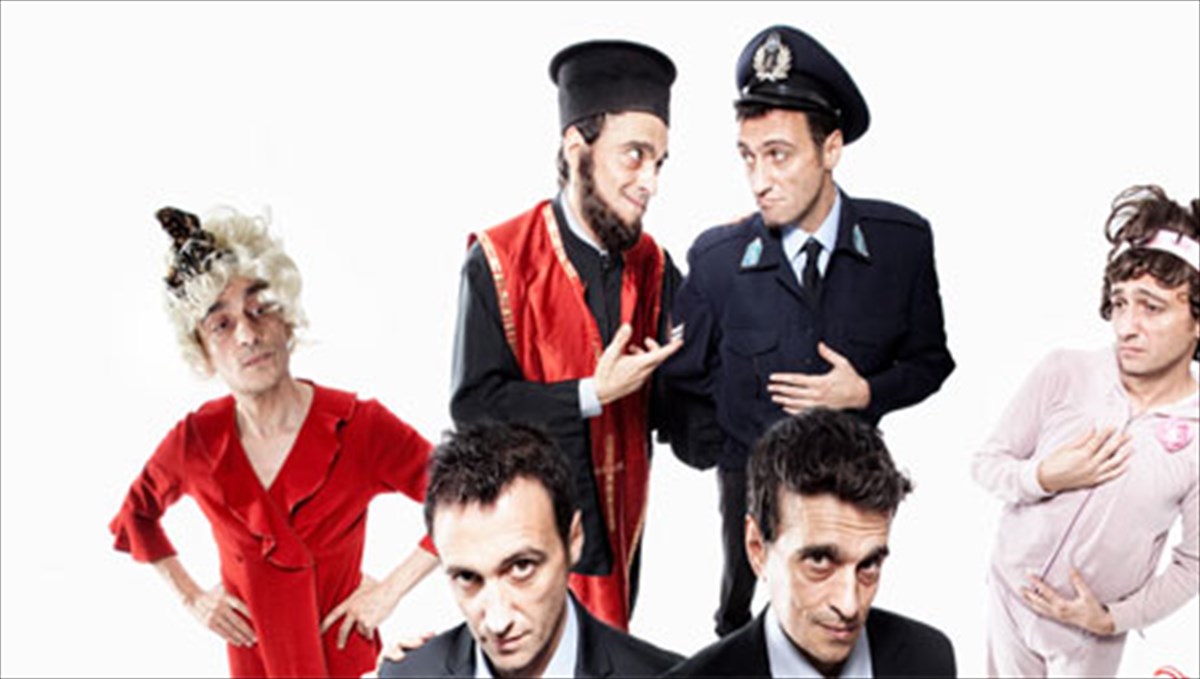 efta-mpiskota-sto-theatriko-sanidi