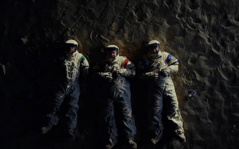 moonbase-8-treis-gkafatzides-astronautes-metrane-t-astra