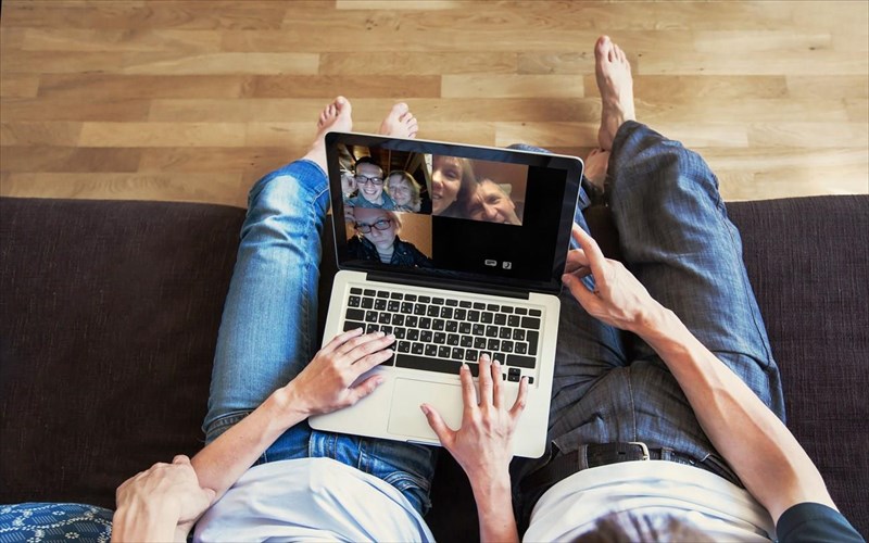 nea-upiresia-apo-to-facebook-gia-tainia-me-tin-parea