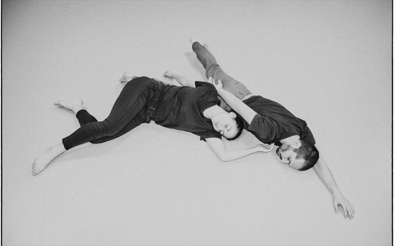 sta-ixni-tou-anthropinou-apotupomatos-ston-xoro-kai-ton-xrono