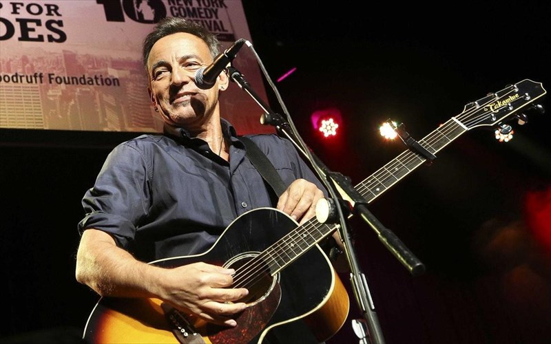 suntoma-anekdoto-almpoum-apo-ton-bruce-springsteen