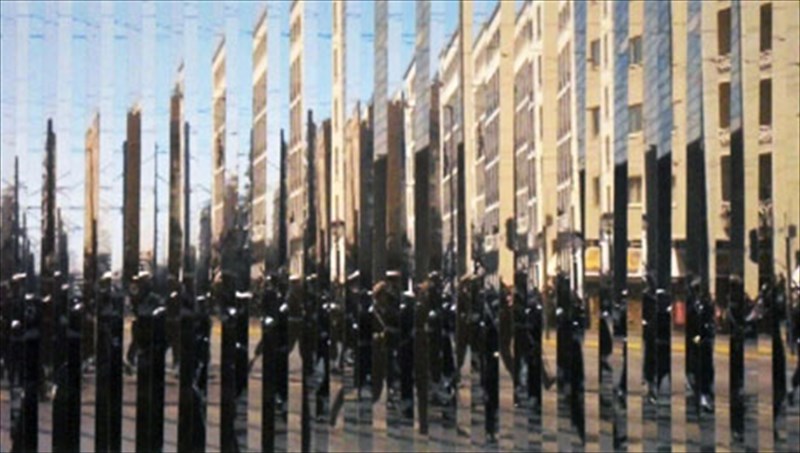 i-nina-pappa-anatemnei-tin-athina