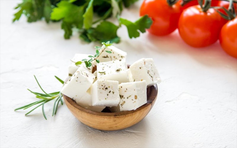 me-ti-na-antikatastiso-ti-feta