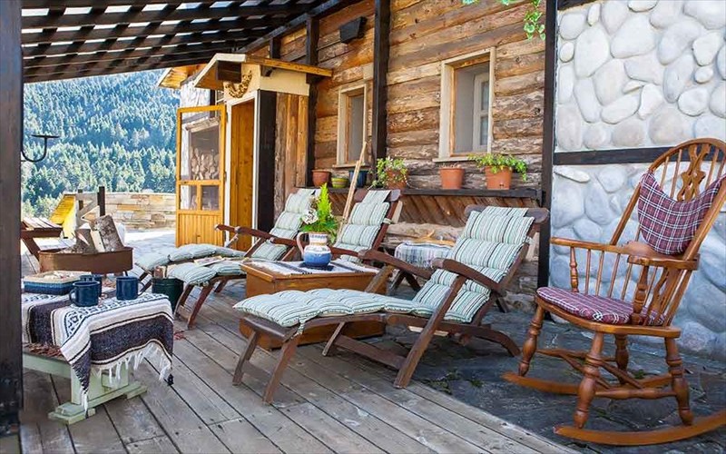 basilikia-mia-diaforetiki-diamoni-stin-pauliani