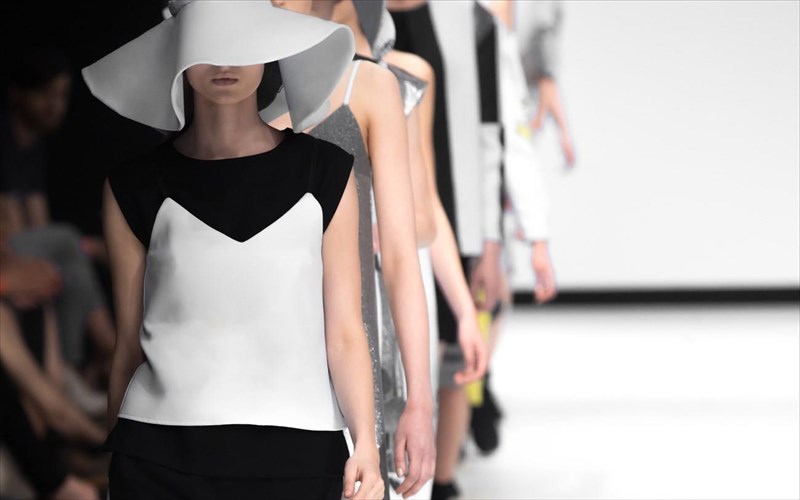 oi-2-pio-iconic-stigmes-mallion-tou-fashion-week-sto-milano-pio-iconic-stigmes-mallion-tou-fashion-week-sto-milano