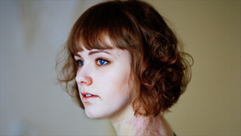 enas-minas-gematos-fotografia-stin-texnopoli