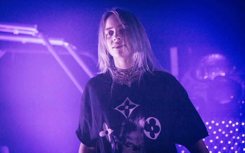 anakoinothike-i-proti-pagkosmia-livestream-sunaulia-tis-billie-eilish-proti-pagkosmia-livestream-sunaulia-tis-billie-eilish