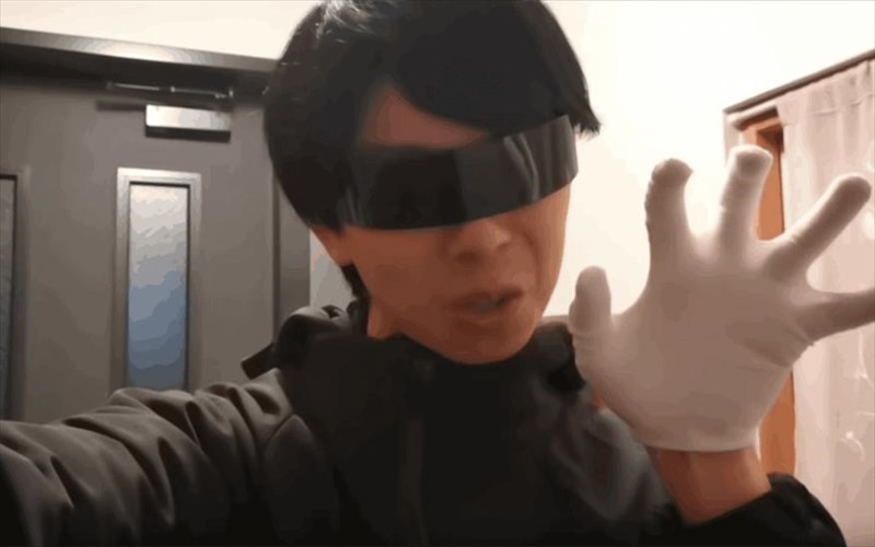 one-cut-of-the-dead-mission-remote-mia-komiki-tainia-tromou-gurismeni-meso-zoom