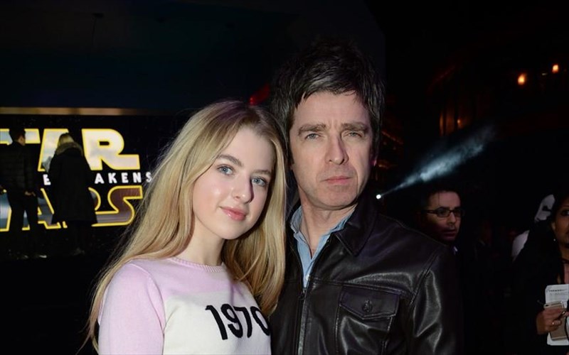 diafonei-i-anaïs-gallagher-me-ton-patera-tis-sxetika-me-tis-maskes-anaïs-gallagher-me-ton-patera-tis-sxetika-me-tis-maskes