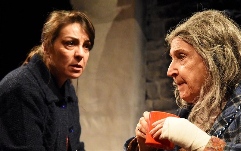 i-brabeumeni-basilissa-tis-omorfias-epistrefei-apo-tin-omada-nama