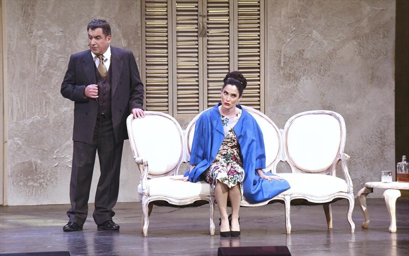 feggari-apo-xarti-ton-mixali-reppa--thanasi-papathanasiou-sto-ethniko-theatro-thanasi-papathanasiou-sto-ethniko-theatro