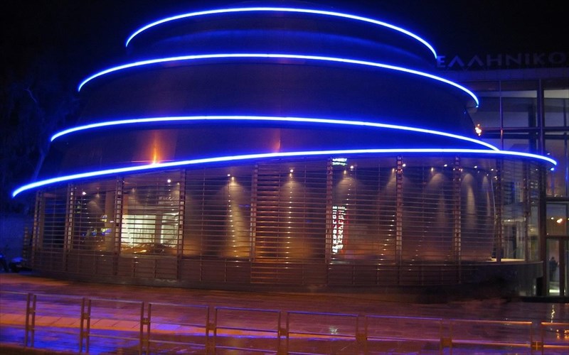 o-ellinikos-kosmos-epanaleitourgei-gia-mikrous-kai-megalous