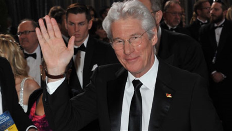 richard-gere-neos-rolos-gia-tis-megaluteres-se-ilikia-thaumastries-tou