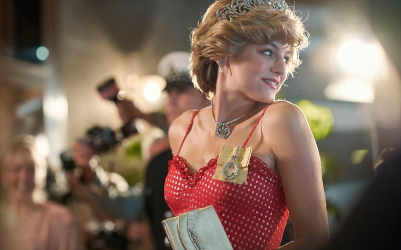 the-crown-to-simeio-kampis-tis-basilikis-oikogeneias-sti-megali-bretania