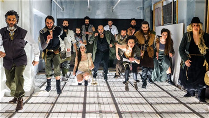 i-kata-libathino-iliada-sto-anakainismeno-dimotiko-theatro-peiraia