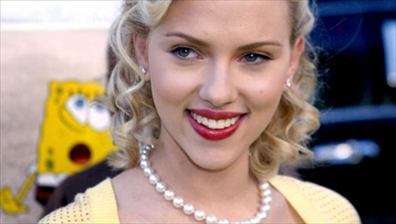 skarlet-gioxanson-egine-stoxos-ton-paparatsi