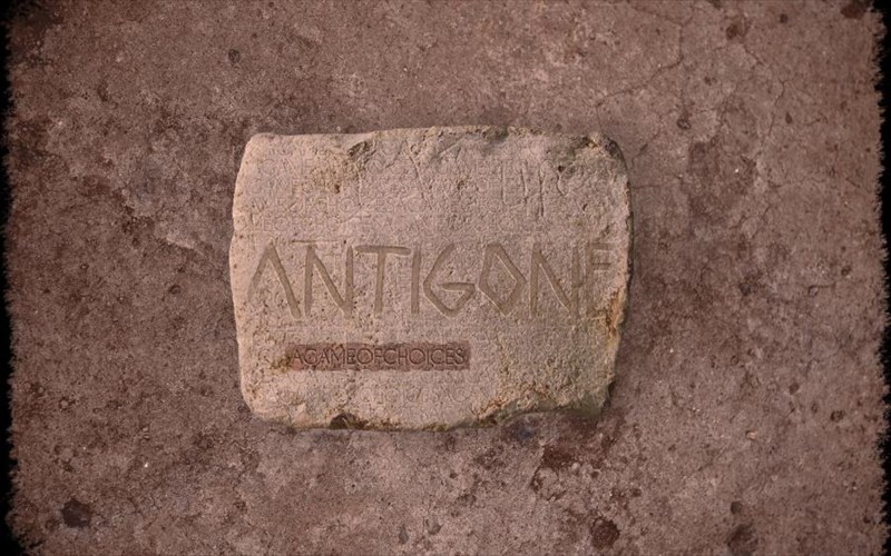 antigoni-to-psifiako-paixnidi-tou-dimotikou-theatro-peiraia-gia-paidia-kai-efibous