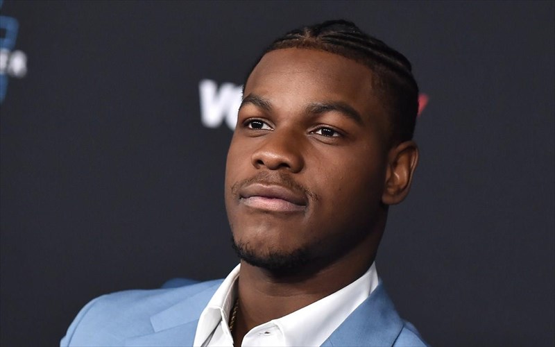 o-John-boyega-ektima-oti-enas-dikos-tou-James-bond-tha-itan-kati-diaforetiko