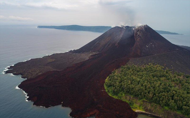 deite-ena-apo-ta-pio-epikinduna-ifaisteia-tou-kosmou