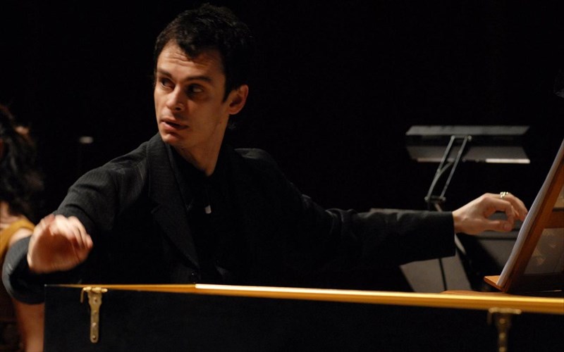 o-markellos-xrusikopoulos-kai-i-kora-karbouni-anebazoun-online-tin-mideia-kora-karbouni-anebazoun-online-tin-mideia