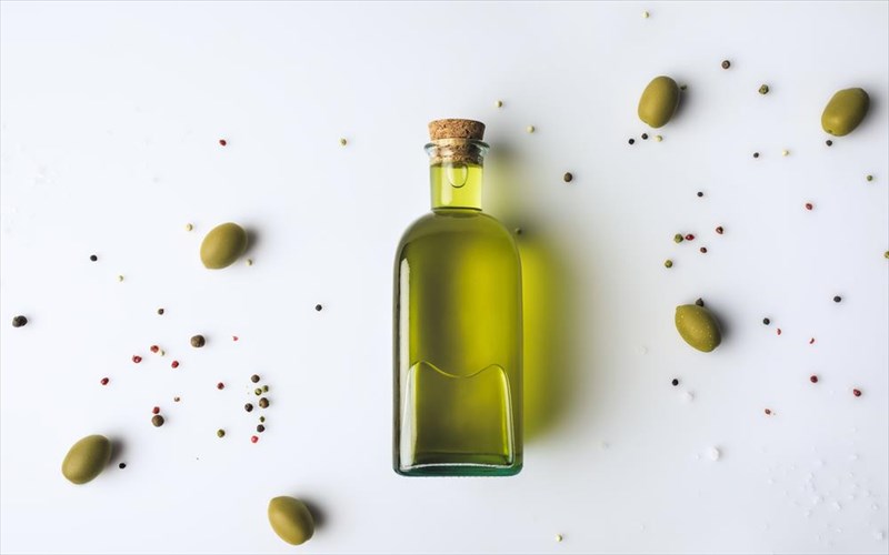 elaiolado-to-thaumatourgo-pos-ftanei-sto-piato-mas