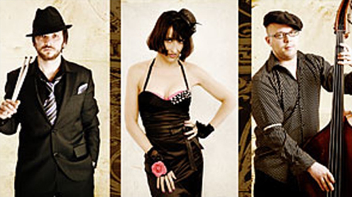 fthinoporino-parti-me-swing-jazz-kai-electro-stoixeia