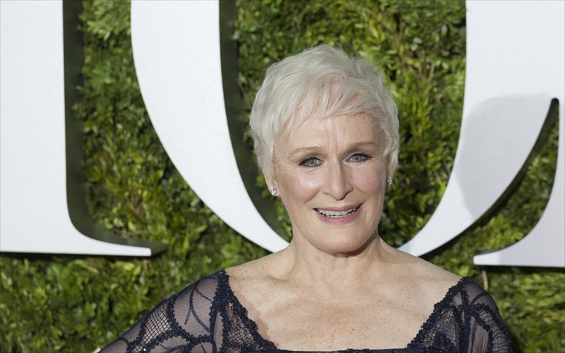 pos-mia-gunaika-stin-emminopausi-mporei-na-deixnei-panemorfi-kai-seksi